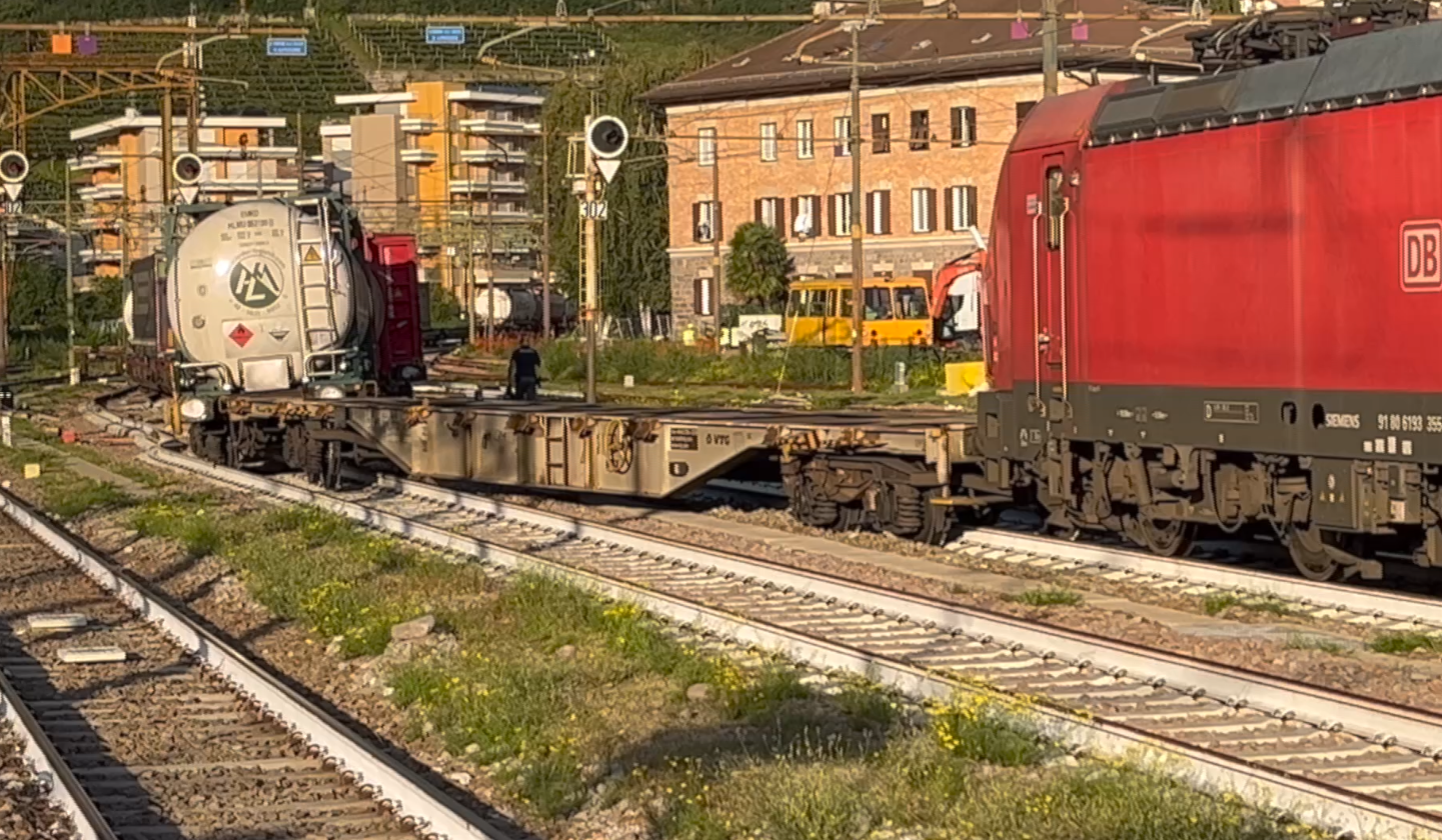 treno merci png